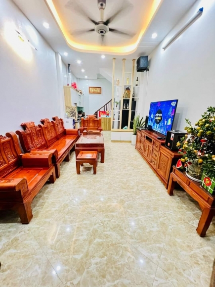 NHÀ MỚI ĐẸP KIM MÃ, LÔ GÓC, VỊ TRÍ ĐẸP, NGÕ THÔNG GẦN PHỐ DT35M2 X 5T MT3.9m